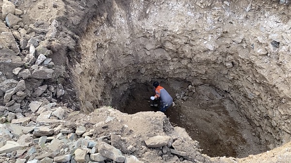 Click image for larger version

Name:	Paul in the hole.jpg
Views:	300
Size:	90.2 KB
ID:	1363