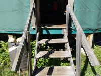 old_stairs.jpg