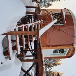 yurt in Alaska with pony wall and deck