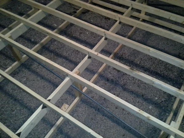 022 Framing the deck.