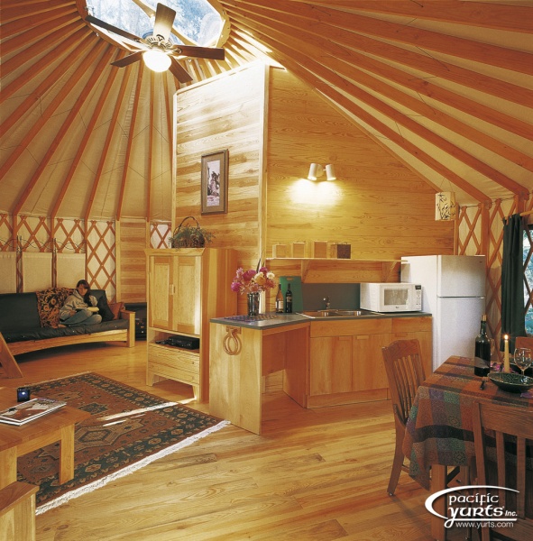24' yurt in Oregon