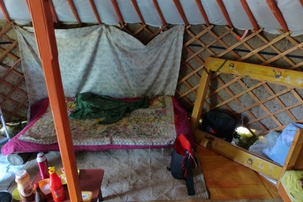 Getting ready to eat, and a spare door frame. Y2