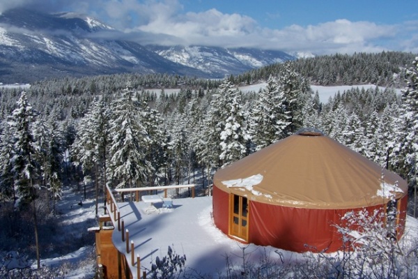 Home at Heartsrest yurt and Selkirk mountains