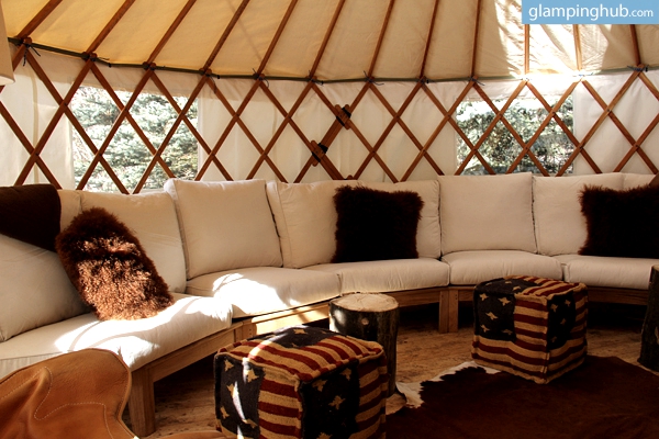 I really like this sectional-seating for the living area