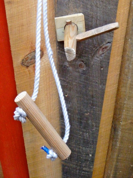 latch outside:closed