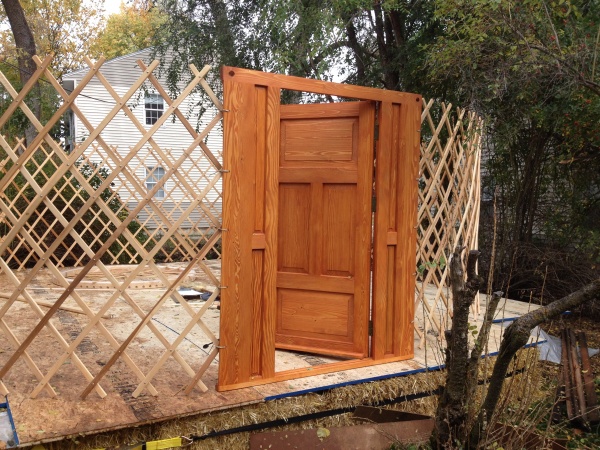 Lattice and door are up.
