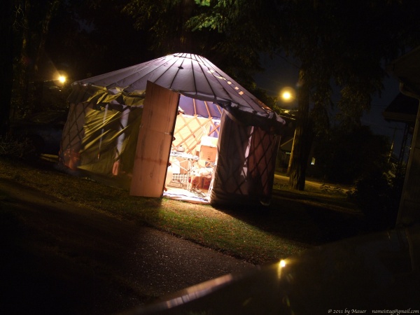 The original 16' yurt set up in my host's yard in Portland, Oregon!