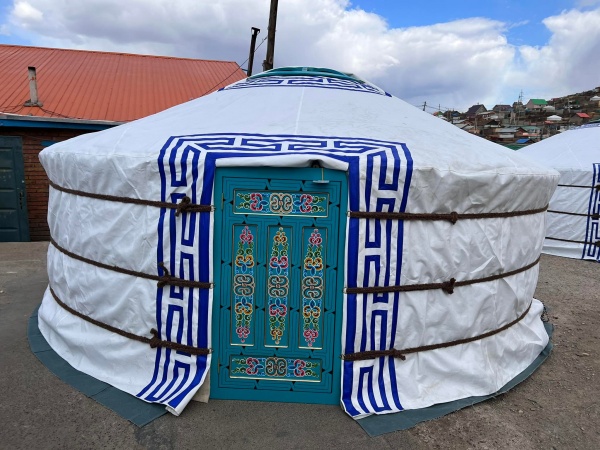 Turquoise, 4-wall (15ft diameter). mongolianyurts.org