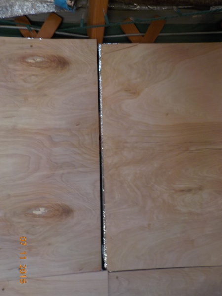 Uneven wall board with gap in between