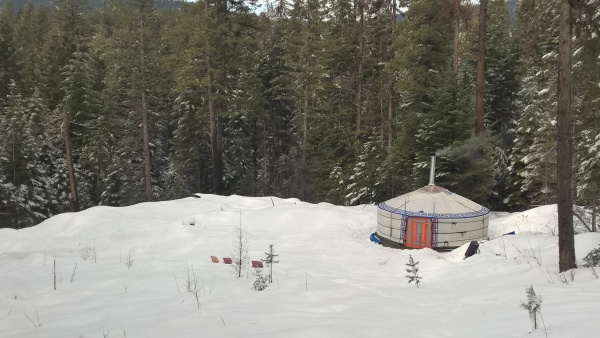 Yurt - 1st winter. Quick setup on some straw bales.